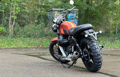 Moto Guzzi V7 Stone Custom Bike