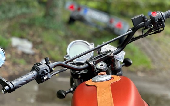Umgebautes Motorrad Moto Guzzi V7 Stone von Motorradzentrum FFB GmbH - Bild 5 Umgebautes Motorrad Moto Guzzi V7 Stone von Motorradzentrum FFB GmbH - Bild 5