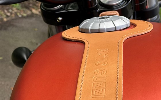 Umgebautes Motorrad Moto Guzzi V7 Stone von Motorradzentrum FFB GmbH - Bild 6 Umgebautes Motorrad Moto Guzzi V7 Stone von Motorradzentrum FFB GmbH - Bild 6