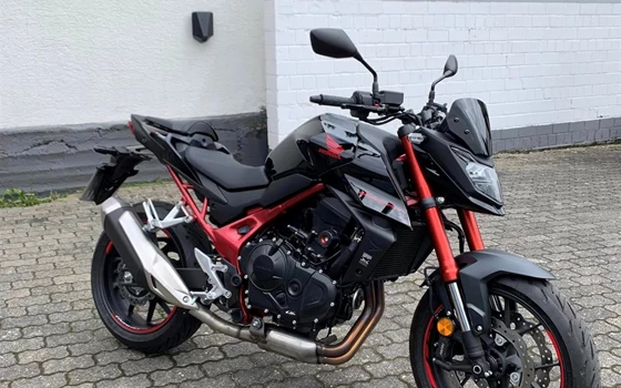 Umgebautes Motorrad Honda CB750 Hornet von Motorradtechnik Lang GmbH - Bild 1 Umgebautes Motorrad Honda CB750 Hornet von Motorradtechnik Lang GmbH - Bild 1