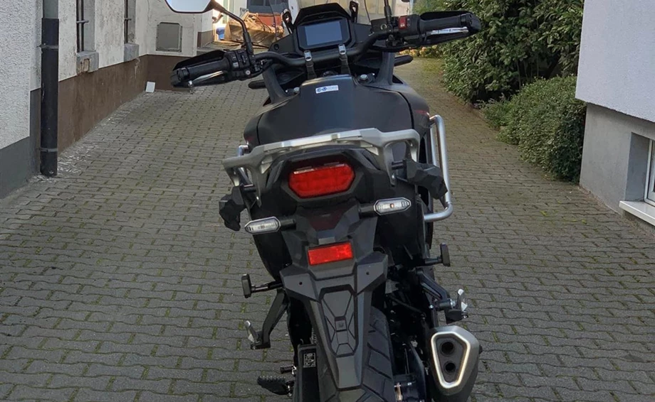 Rebuilt motorbike Honda XL750 Transalp Bild 2: Rebuilt motorbike Honda XL750 Transalp