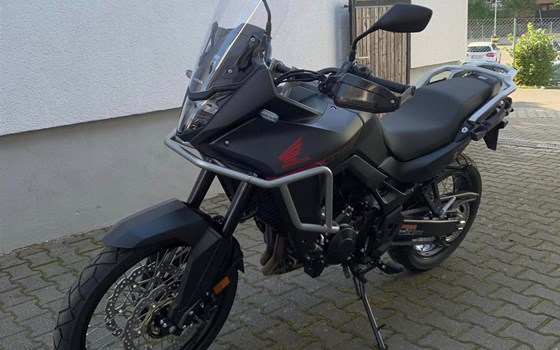 Umgebautes Motorrad Honda XL750 Transalp von Motorradtechnik Lang GmbH - Bild 1 Umgebautes Motorrad Honda XL750 Transalp von Motorradtechnik Lang GmbH - Bild 1