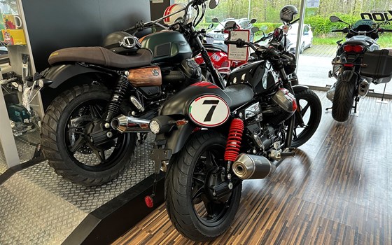 Umgebautes Motorrad Moto Guzzi V7 Stone von Motorradzentrum FFB GmbH - Bild 12 Umgebautes Motorrad Moto Guzzi V7 Stone von Motorradzentrum FFB GmbH - Bild 12
