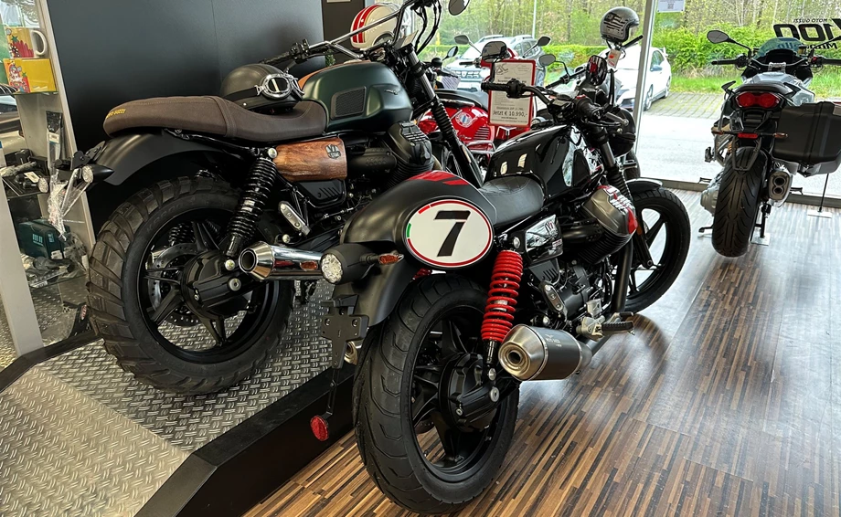 Umbgebautes Motorrad Moto Guzzi V7 Stone Bild 12: Umbgebautes Motorrad Moto Guzzi V7 Stone