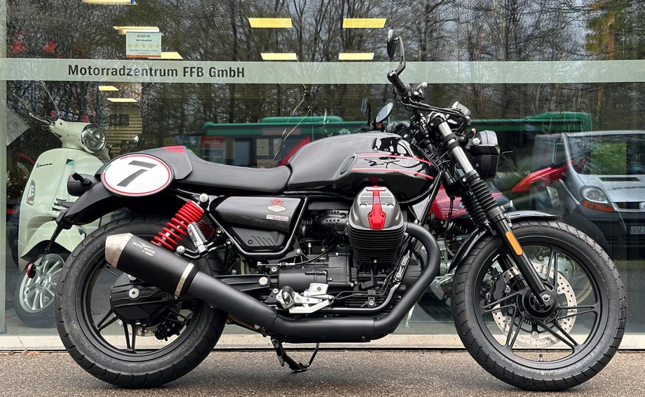 Umbgebautes Motorrad Moto Guzzi V7 Stone Bild 2: Umbgebautes Motorrad Moto Guzzi V7 Stone