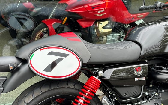 Umgebautes Motorrad Moto Guzzi V7 Stone von Motorradzentrum FFB GmbH - Bild 4 Umgebautes Motorrad Moto Guzzi V7 Stone von Motorradzentrum FFB GmbH - Bild 4