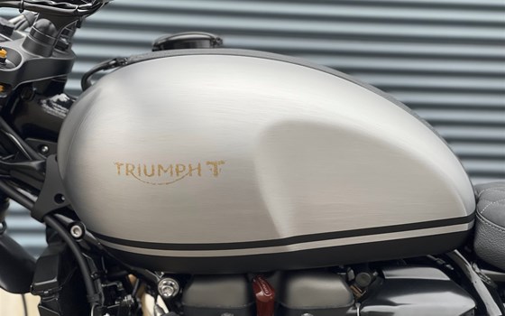 Umgebautes Motorrad Triumph Scrambler 1200 XE von Stärker-Profil GmbH - Bild 10 Umgebautes Motorrad Triumph Scrambler 1200 XE von Stärker-Profil GmbH - Bild 10