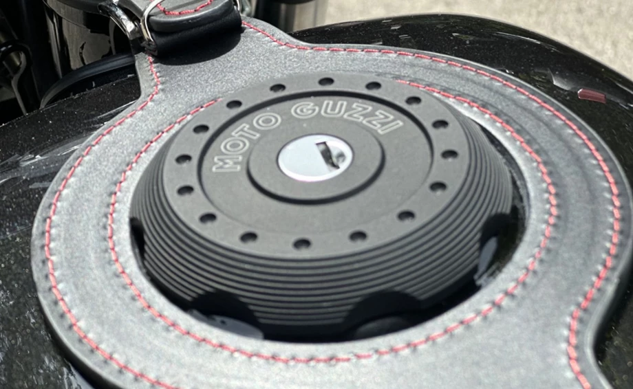 Umbgebautes Motorrad Moto Guzzi V7 Racer Bild 6: Umbgebautes Motorrad Moto Guzzi V7 Racer