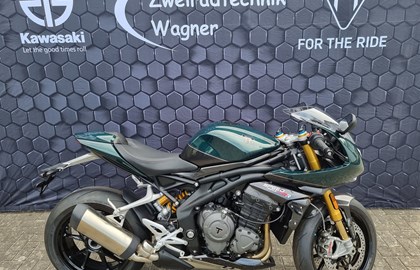 Triumph Speed Triple 1200 RR Custom Bike