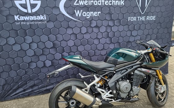Umgebautes Motorrad Triumph Speed Triple 1200 RR von Zweiradtechnik Wagner GmbH - Bild 4 Umgebautes Motorrad Triumph Speed Triple 1200 RR von Zweiradtechnik Wagner GmbH - Bild 4