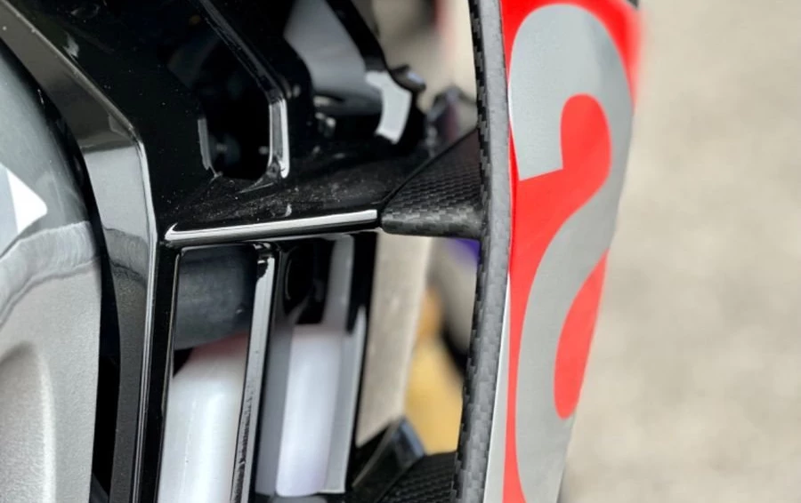 Umbgebautes Motorrad Aprilia Tuono V4 1100 Factory Bild 10: Umbgebautes Motorrad Aprilia Tuono V4 1100 Factory