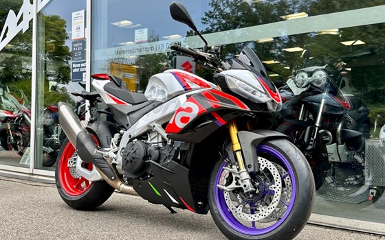 Umgebautes Motorrad Aprilia Tuono V4 1100 Factory von Motorradzentrum FFB GmbH - Bild 7 Umgebautes Motorrad Aprilia Tuono V4 1100 Factory von Motorradzentrum FFB GmbH - Bild 7