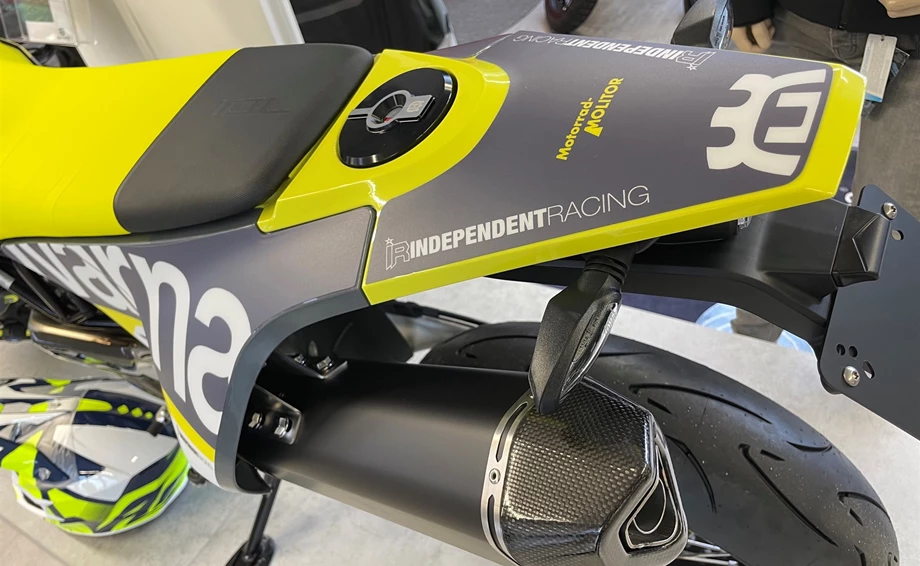 Umbgebautes Motorrad Husqvarna 701 Supermoto Bild 2: Umbgebautes Motorrad Husqvarna 701 Supermoto
