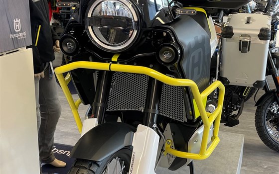 Umgebautes Motorrad Husqvarna Norden 901 von Motorrad-Molitor GmbH - Bild 5 Umgebautes Motorrad Husqvarna Norden 901 von Motorrad-Molitor GmbH - Bild 5