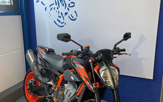 Umgebautes Motorrad KTM 890 Duke R von Motorrad-Molitor GmbH - Bild 1 Umgebautes Motorrad KTM 890 Duke R von Motorrad-Molitor GmbH - Bild 1