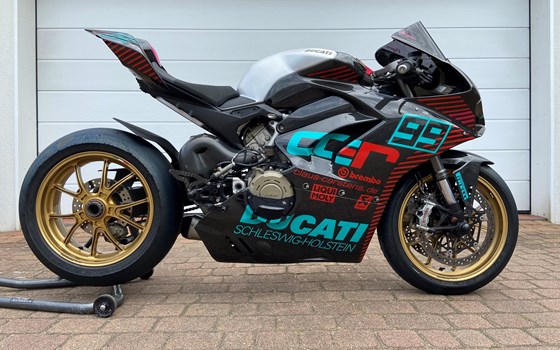 Umgebautes Motorrad Ducati Panigale V4 S von Claus Carstens Zweiradhandel - Bild 7 Umgebautes Motorrad Ducati Panigale V4 S von Claus Carstens Zweiradhandel - Bild 7