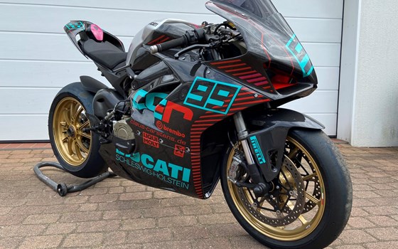 Umgebautes Motorrad Ducati Panigale V4 S von Claus Carstens Zweiradhandel - Bild 11 Umgebautes Motorrad Ducati Panigale V4 S von Claus Carstens Zweiradhandel - Bild 11