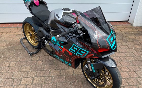 Umgebautes Motorrad Ducati Panigale V4 S von Claus Carstens Zweiradhandel - Bild 12 Umgebautes Motorrad Ducati Panigale V4 S von Claus Carstens Zweiradhandel - Bild 12