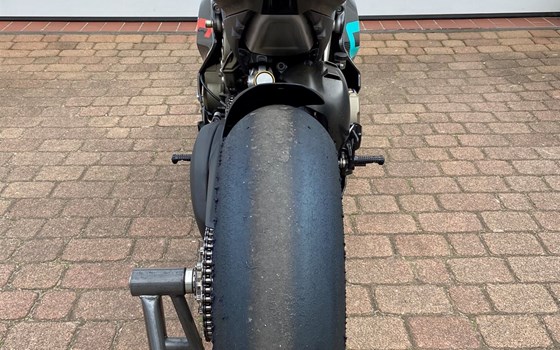 Umgebautes Motorrad Ducati Panigale V4 S von Claus Carstens Zweiradhandel - Bild 15 Umgebautes Motorrad Ducati Panigale V4 S von Claus Carstens Zweiradhandel - Bild 15