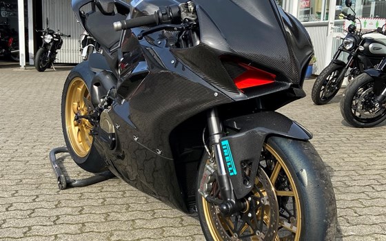 Umgebautes Motorrad Ducati Panigale V4 S von Claus Carstens Zweiradhandel - Bild 5 Umgebautes Motorrad Ducati Panigale V4 S von Claus Carstens Zweiradhandel - Bild 5