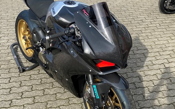 Umgebautes Motorrad Ducati Panigale V4 S von Claus Carstens Zweiradhandel - Bild 6 Umgebautes Motorrad Ducati Panigale V4 S von Claus Carstens Zweiradhandel - Bild 6