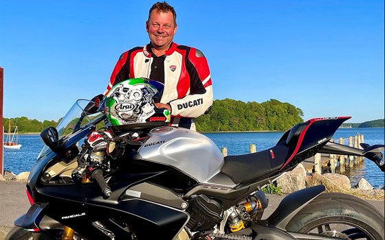 Umgebautes Motorrad Ducati Panigale V4 SP2 von Claus Carstens Zweiradhandel - Bild 1 Umgebautes Motorrad Ducati Panigale V4 SP2 von Claus Carstens Zweiradhandel - Bild 1