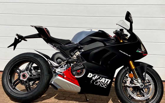 Umgebautes Motorrad Ducati Panigale V4 SP2 von Claus Carstens Zweiradhandel - Bild 2 Umgebautes Motorrad Ducati Panigale V4 SP2 von Claus Carstens Zweiradhandel - Bild 2