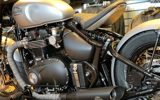 Umgebautes Motorrad Triumph Bonneville Bobber von Stärker-Profil GmbH - Bild 7 Umgebautes Motorrad Triumph Bonneville Bobber von Stärker-Profil GmbH - Bild 7