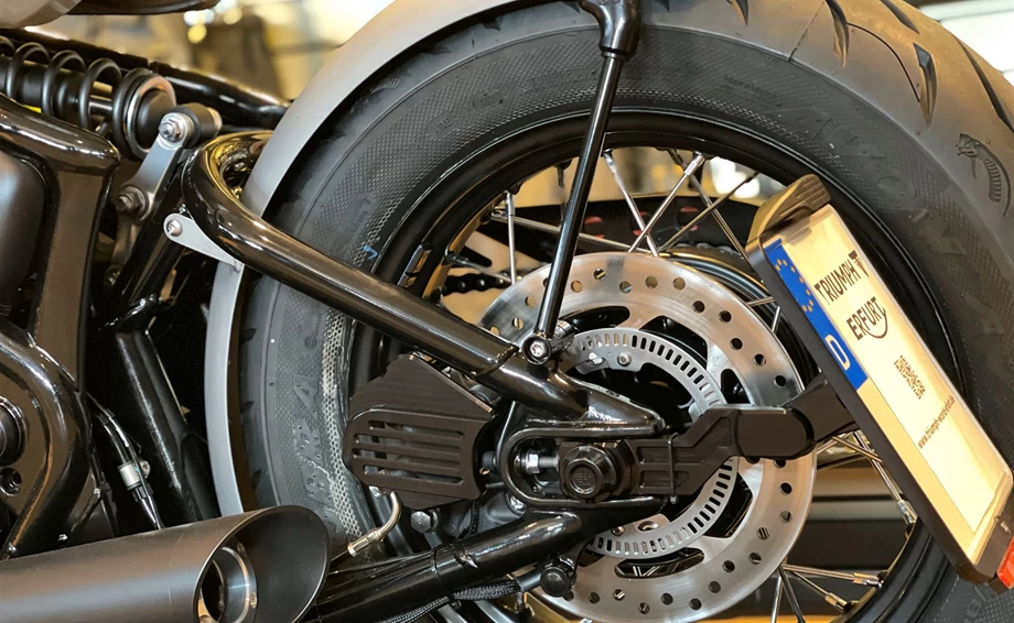 Umbgebautes Motorrad Triumph Bonneville Bobber Bild 12: Umbgebautes Motorrad Triumph Bonneville Bobber