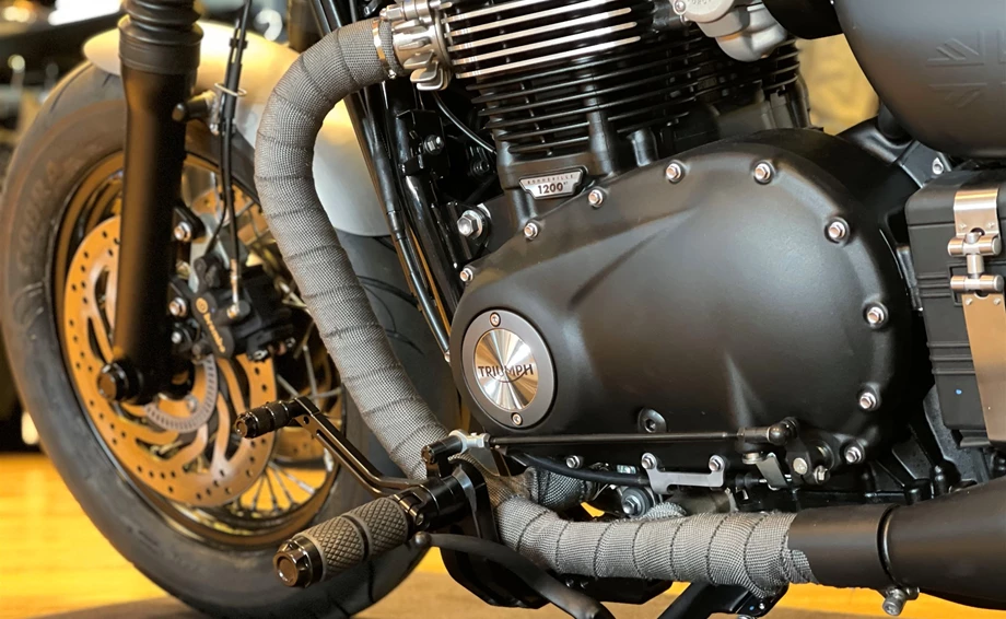 Umbgebautes Motorrad Triumph Bonneville Bobber Bild 13: Umbgebautes Motorrad Triumph Bonneville Bobber