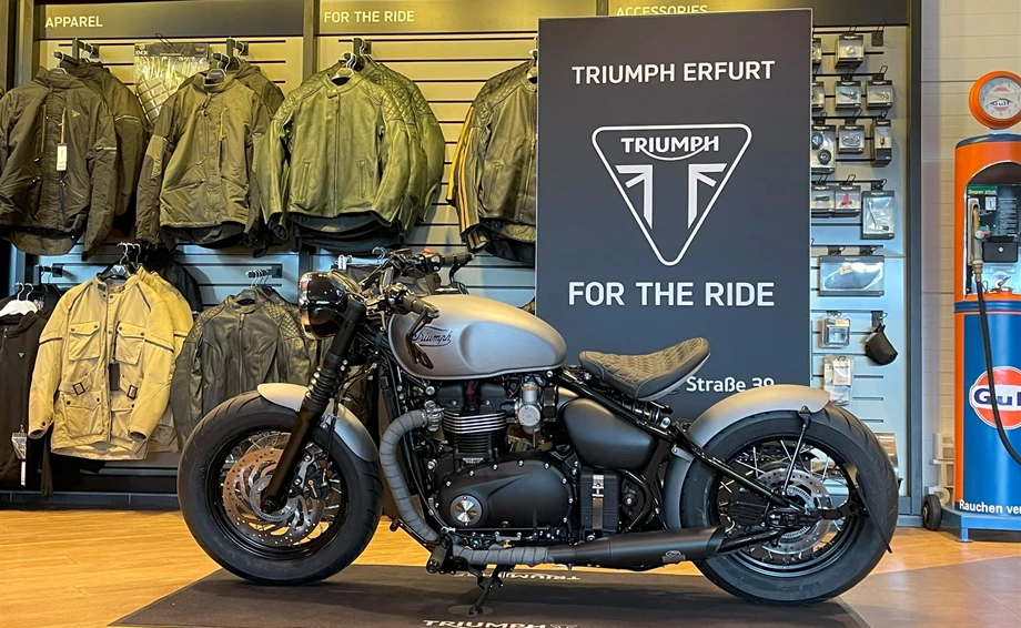 Umbgebautes Motorrad Triumph Bonneville Bobber Bild 2: Umbgebautes Motorrad Triumph Bonneville Bobber