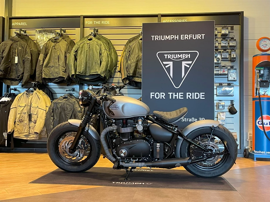 Umbgebautes Motorrad Triumph Bonneville Bobber Bild 2: Umbgebautes Motorrad Triumph Bonneville Bobber