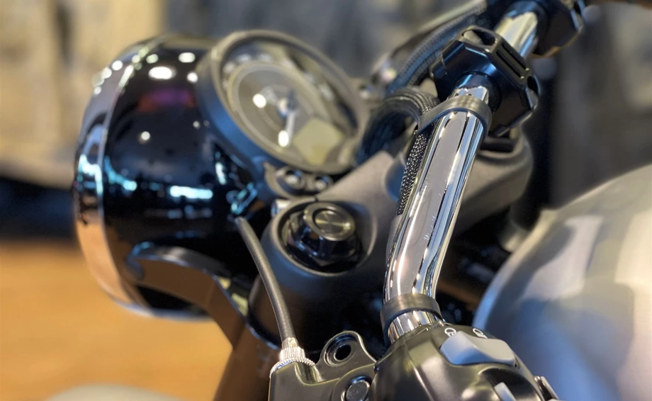 Umbgebautes Motorrad Triumph Bonneville Bobber Bild 15: Umbgebautes Motorrad Triumph Bonneville Bobber