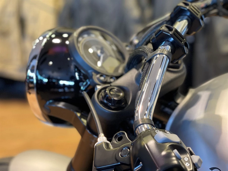 Umbgebautes Motorrad Triumph Bonneville Bobber Bild 15: Umbgebautes Motorrad Triumph Bonneville Bobber