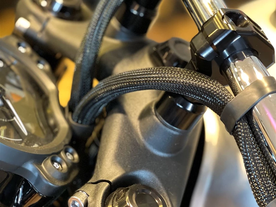 Umbgebautes Motorrad Triumph Bonneville Bobber Bild 18: Umbgebautes Motorrad Triumph Bonneville Bobber