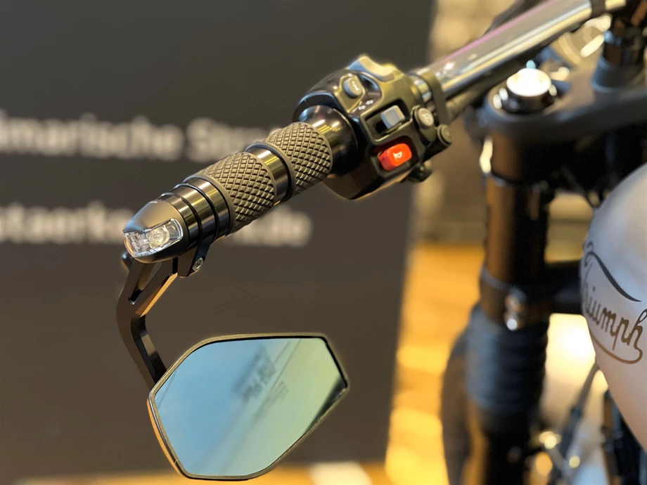 Umbgebautes Motorrad Triumph Bonneville Bobber Bild 21: Umbgebautes Motorrad Triumph Bonneville Bobber