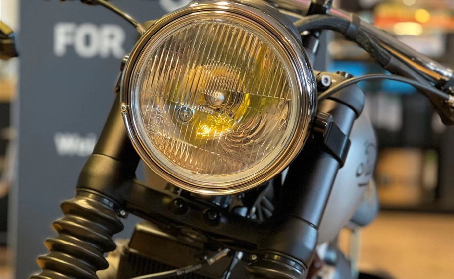 Umbgebautes Motorrad Triumph Bonneville Bobber Bild 4: Umbgebautes Motorrad Triumph Bonneville Bobber