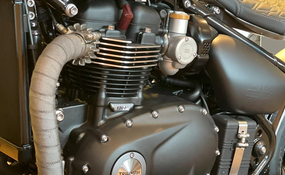 Umbgebautes Motorrad Triumph Bonneville Bobber Bild 6: Umbgebautes Motorrad Triumph Bonneville Bobber