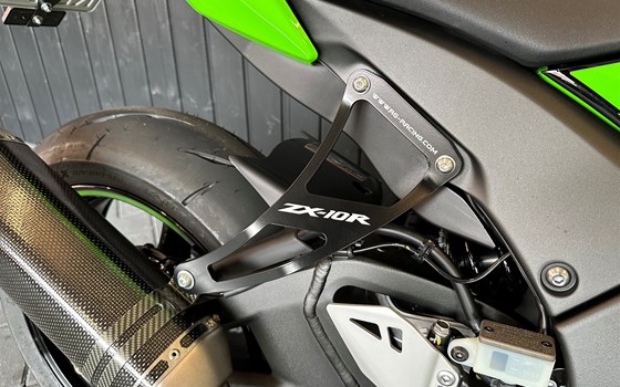 Umgebautes Motorrad Kawasaki Ninja ZX-10R von Hartmut Eils Motorradhandel - Bild 9 Umgebautes Motorrad Kawasaki Ninja ZX-10R von Hartmut Eils Motorradhandel - Bild 9