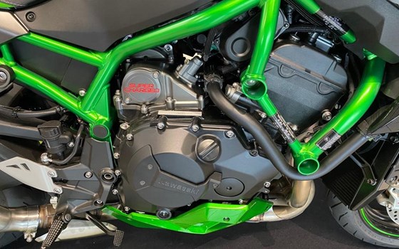 Umgebautes Motorrad Kawasaki Z H2 SE von Team Wahlers GmbH - Bild 4 Umgebautes Motorrad Kawasaki Z H2 SE von Team Wahlers GmbH - Bild 4