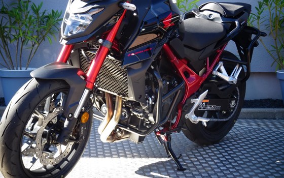 Umgebautes Motorrad Honda CB 750 von Zweiradtechnik Jörg Schlieter - Bild 4 Umgebautes Motorrad Honda CB 750 von Zweiradtechnik Jörg Schlieter - Bild 4