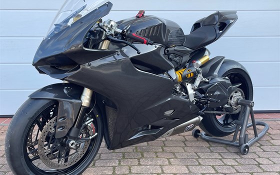 Umgebautes Motorrad Ducati 1199 Panigale von Claus Carstens Zweiradhandel - Bild 1 Umgebautes Motorrad Ducati 1199 Panigale von Claus Carstens Zweiradhandel - Bild 1