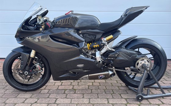 Umgebautes Motorrad Ducati 1199 Panigale von Claus Carstens Zweiradhandel - Bild 2 Umgebautes Motorrad Ducati 1199 Panigale von Claus Carstens Zweiradhandel - Bild 2