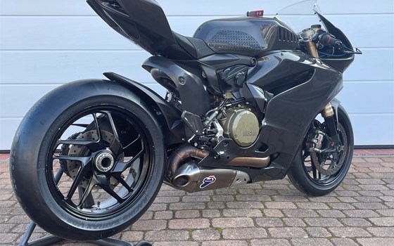 Umgebautes Motorrad Ducati 1199 Panigale von Claus Carstens Zweiradhandel - Bild 3 Umgebautes Motorrad Ducati 1199 Panigale von Claus Carstens Zweiradhandel - Bild 3