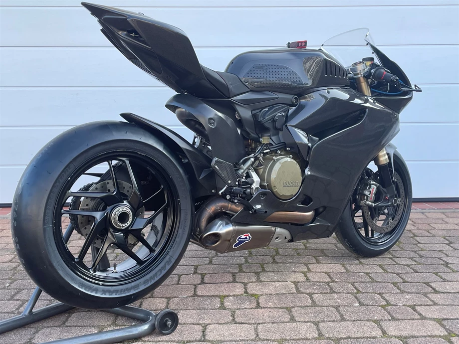 Rebuilt motorbike Ducati 1199 Panigale Bild 3: Rebuilt motorbike Ducati 1199 Panigale