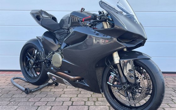 Umgebautes Motorrad Ducati 1199 Panigale von Claus Carstens Zweiradhandel - Bild 4 Umgebautes Motorrad Ducati 1199 Panigale von Claus Carstens Zweiradhandel - Bild 4