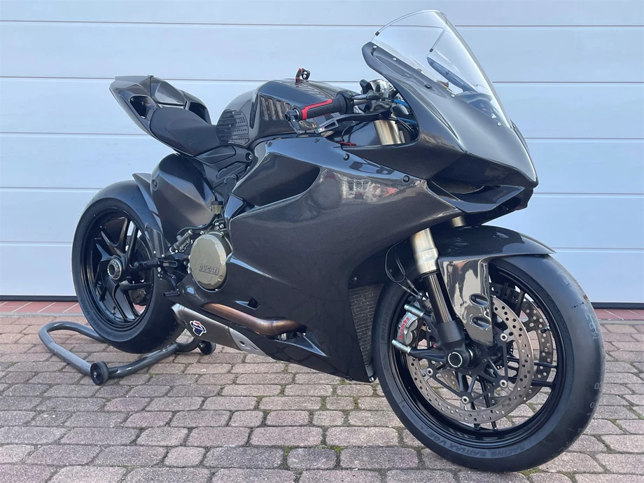 Rebuilt motorbike Ducati 1199 Panigale Bild 4: Rebuilt motorbike Ducati 1199 Panigale