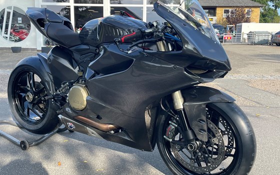Umgebautes Motorrad Ducati 1199 Panigale von Claus Carstens Zweiradhandel - Bild 6 Umgebautes Motorrad Ducati 1199 Panigale von Claus Carstens Zweiradhandel - Bild 6