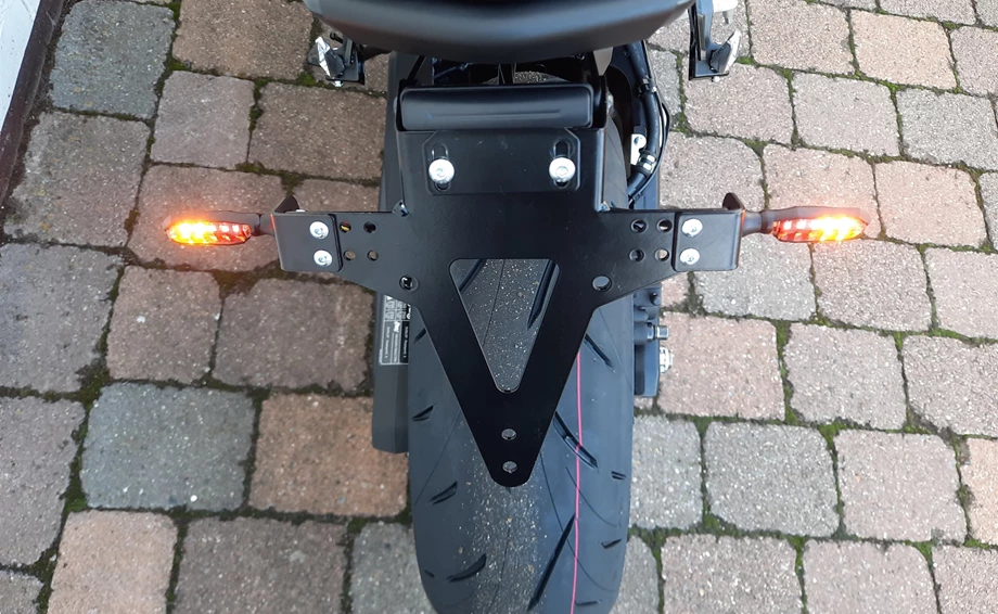 Umbgebautes Motorrad Suzuki GSX-8S Bild 2: Umbgebautes Motorrad Suzuki GSX-8S