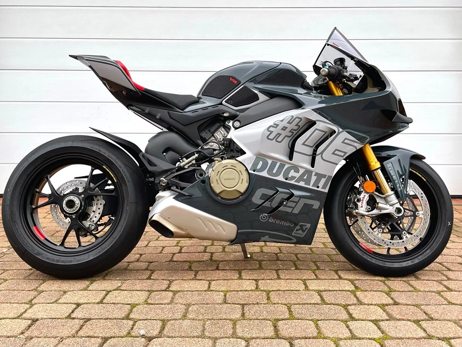 Rebuilt motorbike Ducati Panigale V4 Bild 2: Rebuilt motorbike Ducati Panigale V4